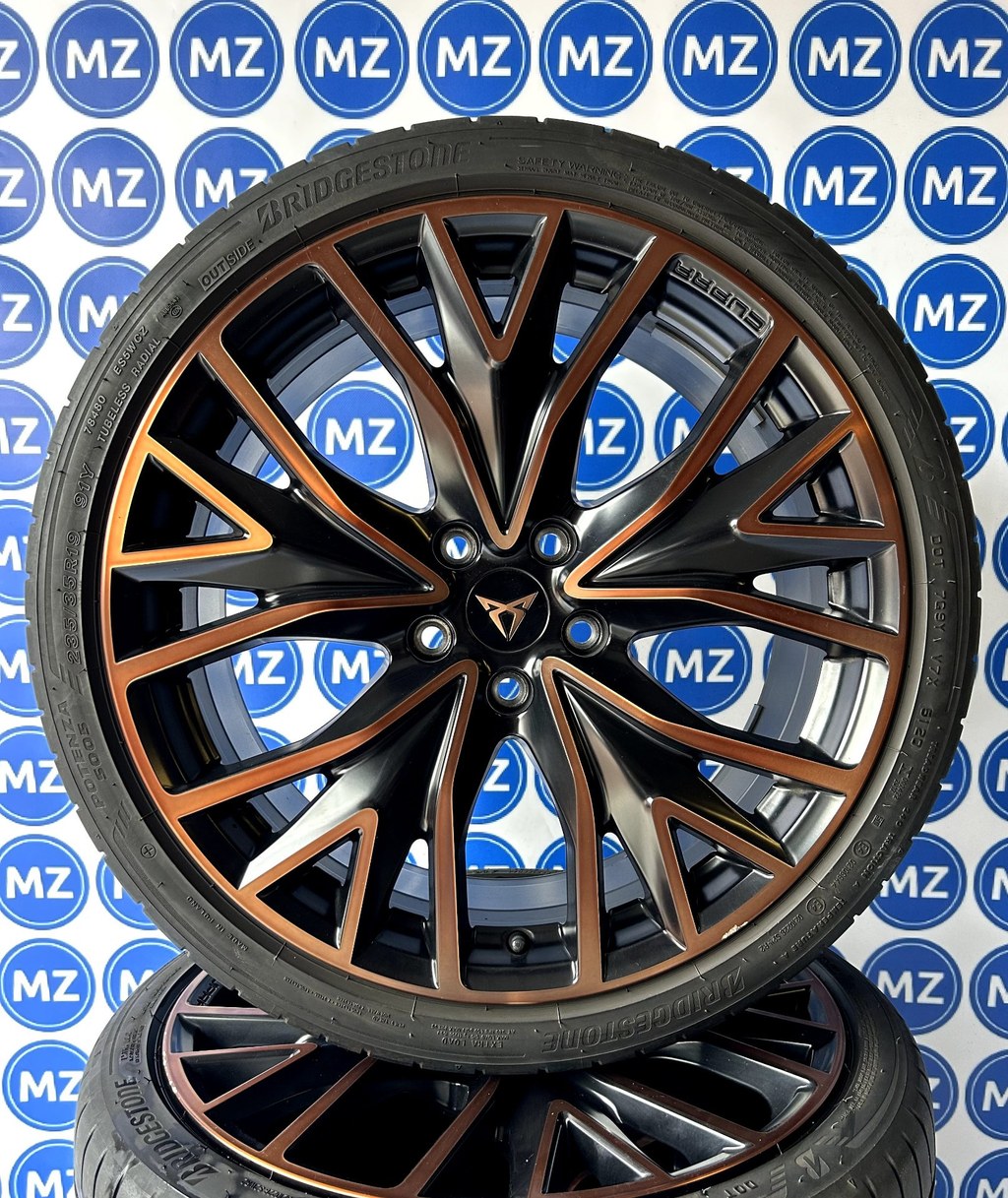Cupra Leon | 19 inch Performance Velgen + Zomerbanden — foto 1