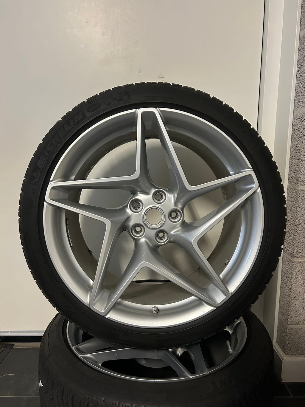 Ferrari F8 Tributo 20 inch Velgen + Banden — thumbnail 5