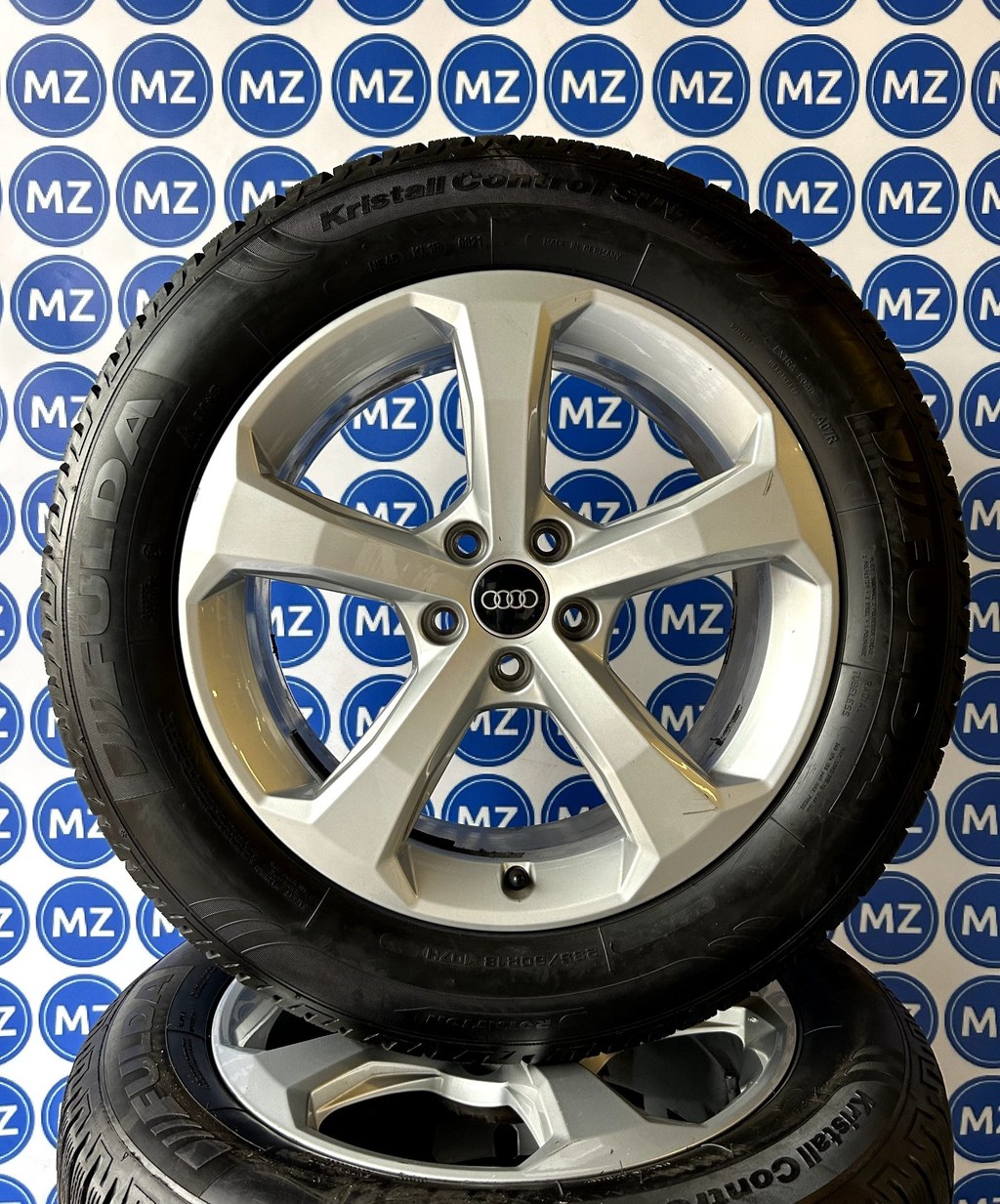 Audi Q5 | 18 inch Velgen + Winterbanden — foto 1
