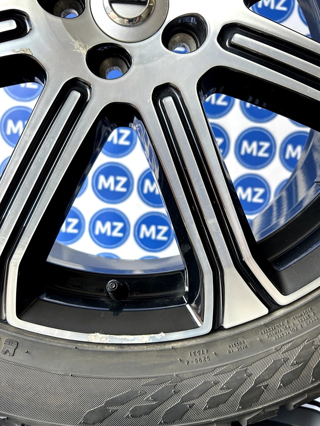 Volvo XC60 | 20 inch Inscription Velgen + Winterbanden — thumbnail 9