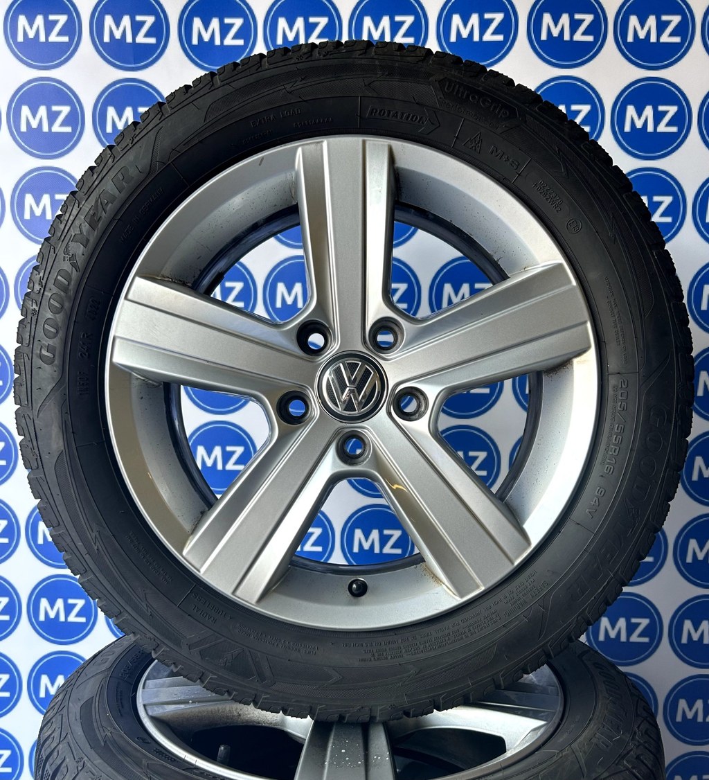 Volkswagen Golf 7 7,5 | 16 inch Velgen + Winterbanden — foto 1
