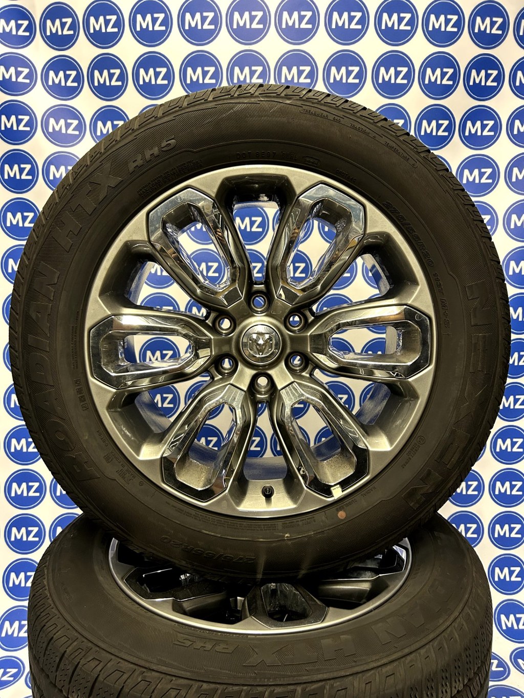 Dodge RAM 1500 | Laramie 20 inch Velgen + Zomerbanden — thumbnail 3