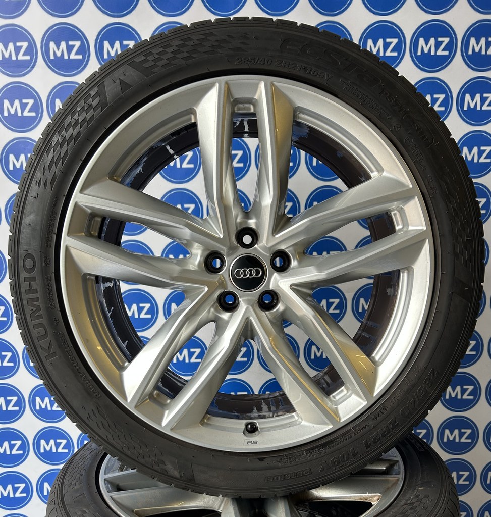 Audi Q7 21 inch Velgen + Zomerbanden — foto 1