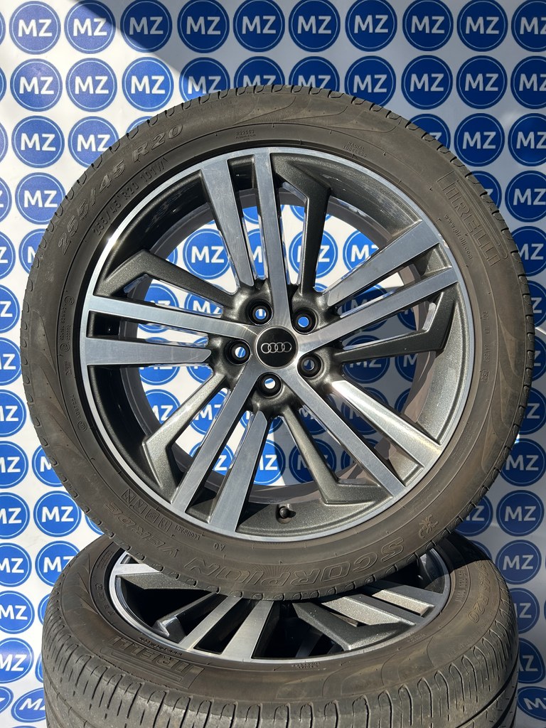 Audi Q5 20 inch Velgen + Zomerbanden — thumbnail 3