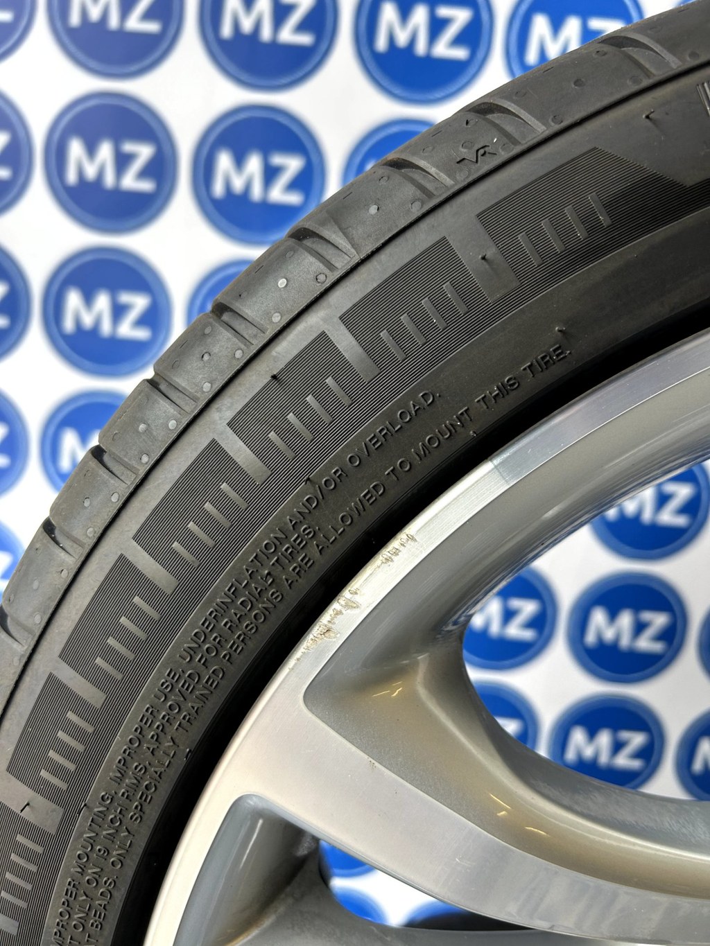 Volkswagen Tiguan 5N | 19 inch Savannah Velgen + Zomerbanden — thumbnail 9