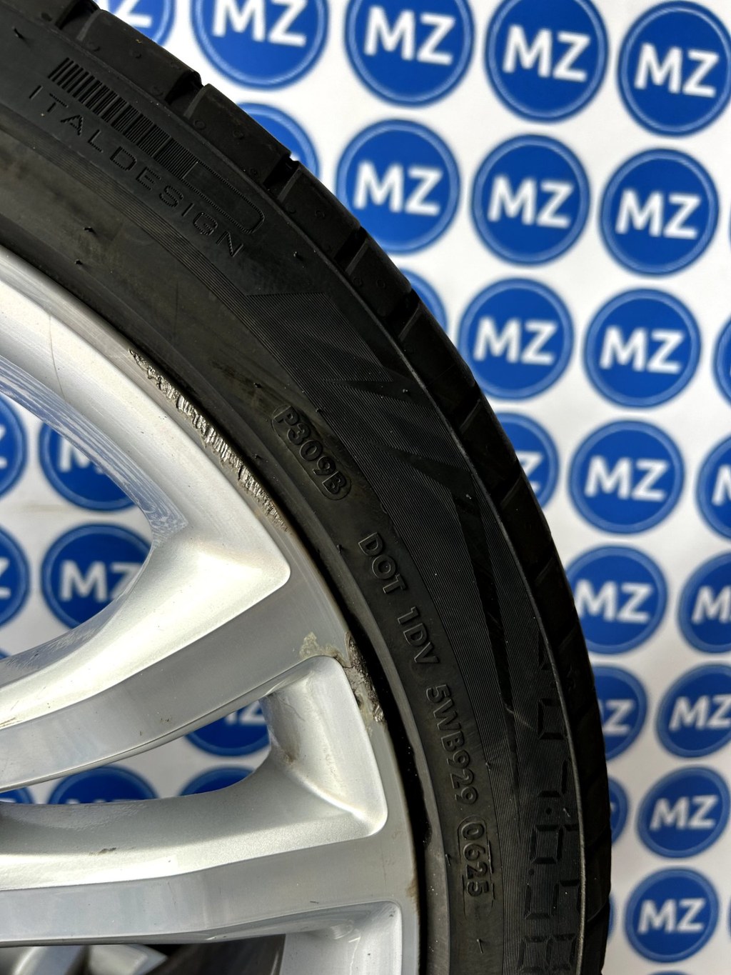Volkswagen Tiguan 5N | 19 inch Savannah Velgen + Zomerbanden — thumbnail 12